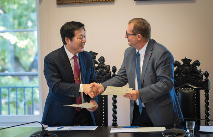 Visitors from South Korea visited the University