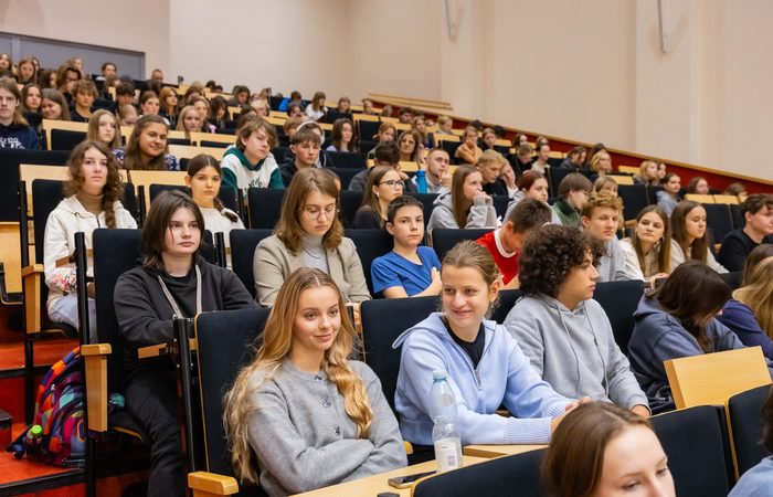 Youth Meetings with Medicine