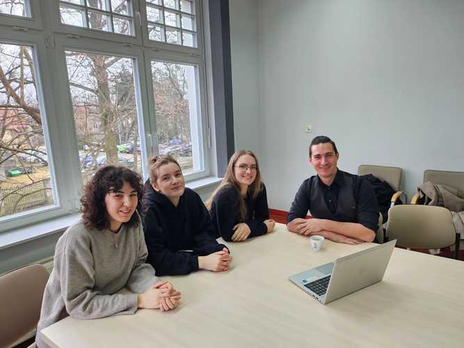 Representatives of Carinthia University of Applied Sciences visit the MUG