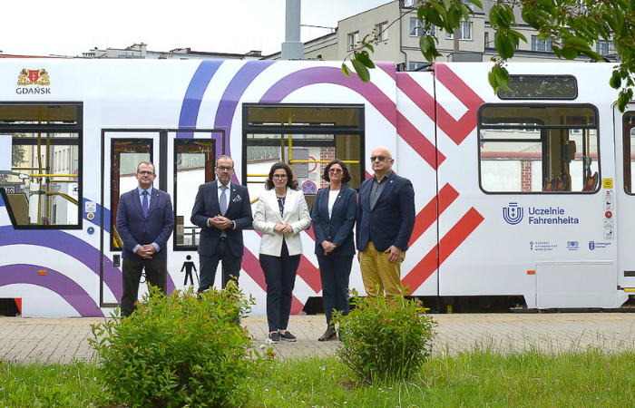 A tram, scholarships and a science picnic in Gdańsk on the Fahrenheit Day